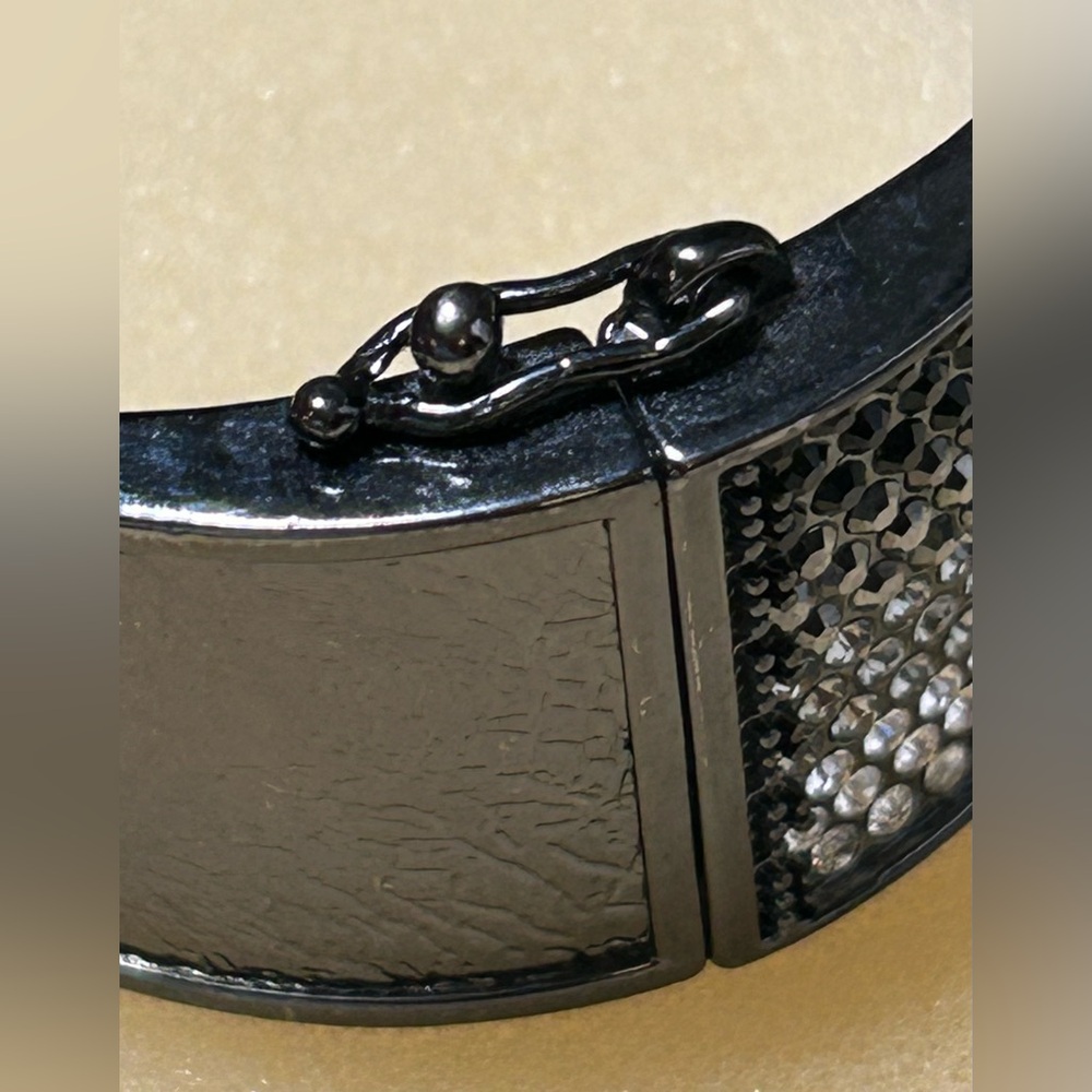Lia Sophia “Paris Lights” Hinged Hematite Tone Bangle Bracelet - Picture 10 of 14